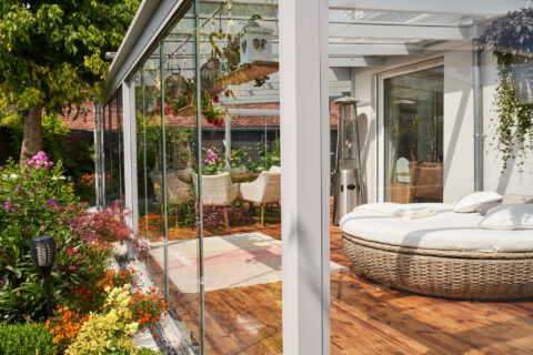 Kaltwintergarten Ganzglas mit Beschattung, Markise