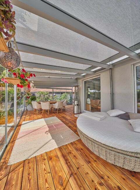 Glas-Kaltwintergarten Alu mit Holzboden