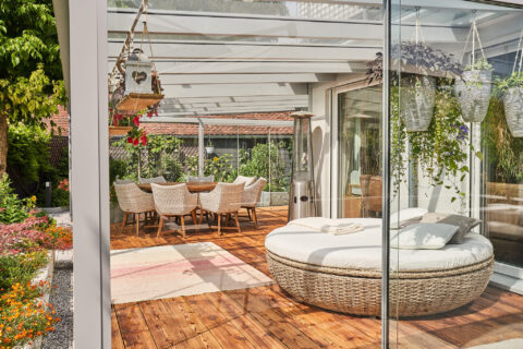 Wintergarten geschlossen mit Sonnenschutz vom Hersteller