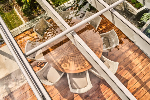 Wohnraum mit Terrassenüberdachung Kaltwintergarten Beschattung