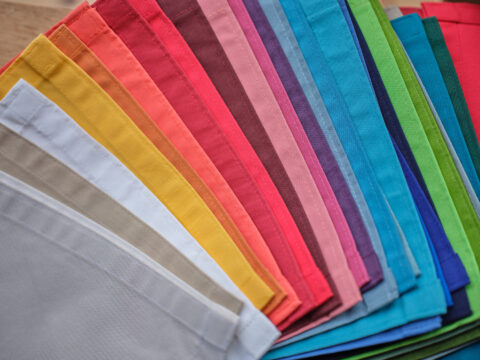 Wählen Sie aus unserer vielfältigen Farbpalette die perfekte Nuance für Ihr Projekt.