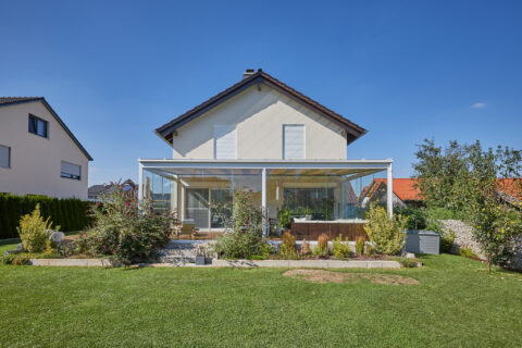 Geschlossene Terrassenüberdachung mit Schiebeanlage