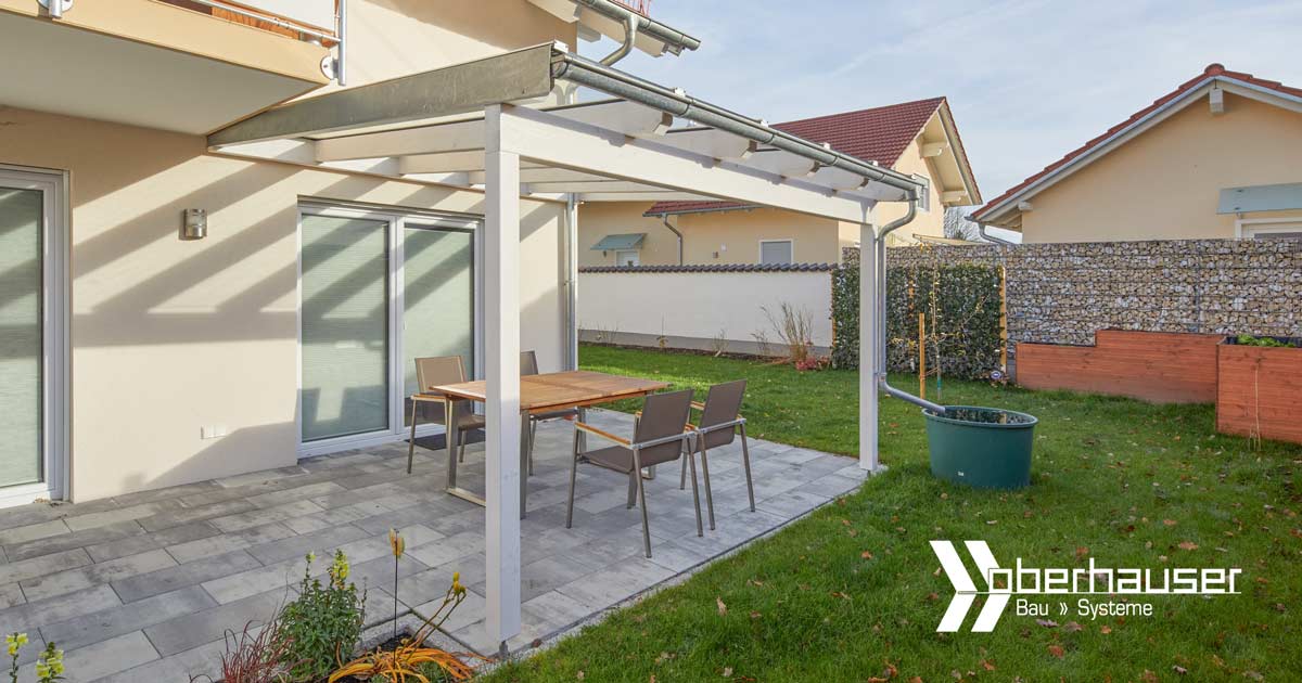 Terrassenüberdachung aus Holz weiss in Burgkirchen a.d. Alz