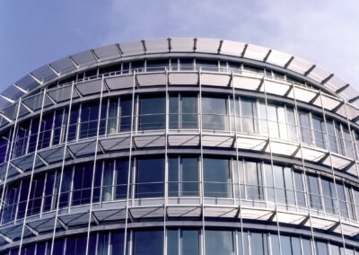 Runder Büroturm aus Aluminium Fensterelementen